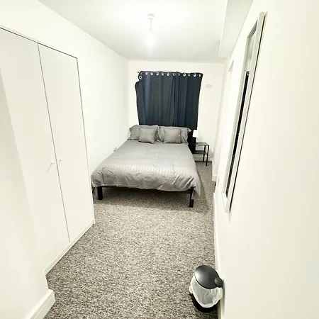 Проживання в сім'ї Comfortable Westbury-on-trym *